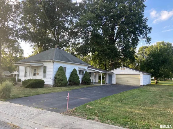 815 E Bidwell St, Taylorville, IL 62568