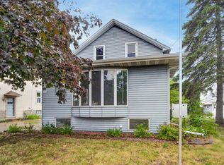 1023 N Sawyer St, Oshkosh, WI 54902