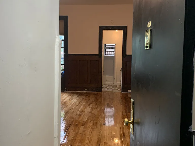 735 Saint Nicholas Ave #2R — Photo 7