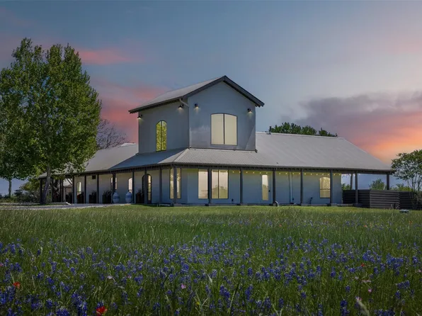 139 Blossom Hill Rd, Round Top, TX 78954