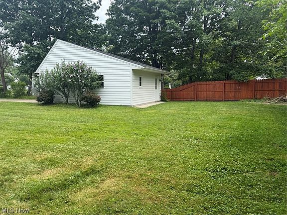 3rd image of 24883 Electric Dr