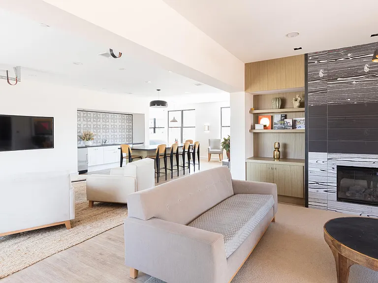 Charles & Co Resident Lounge