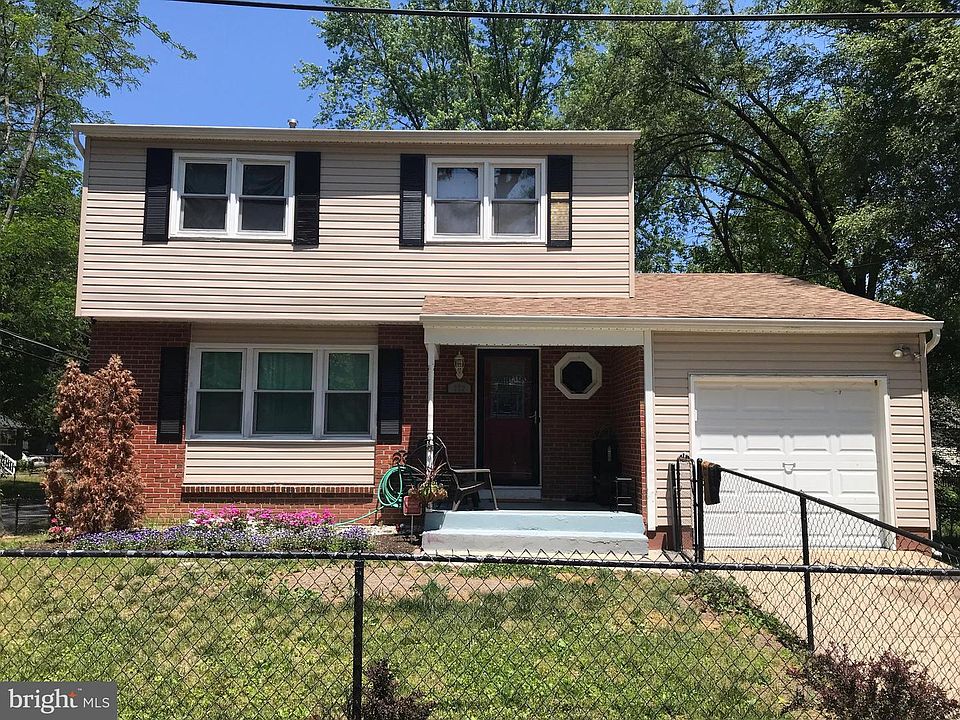 1st image of 172 Brewster St