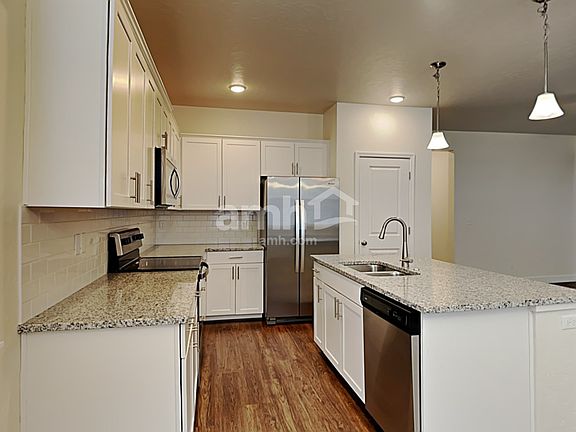3rd image of 192 E Sicily Dr