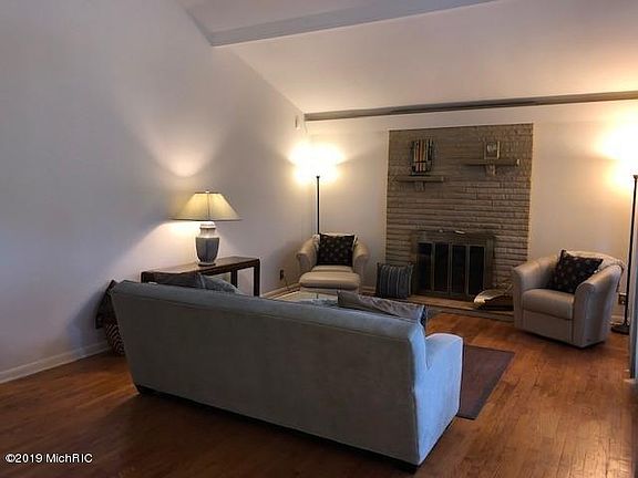 3rd image of 43 Oswego St NW