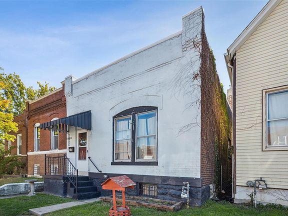 2nd image of 410 Fassen St