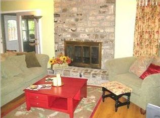 1802 Rudy Ln, Indian Hills, KY 40207