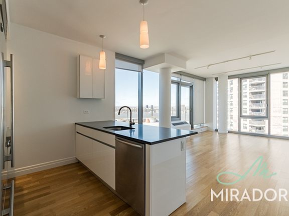 4th image of 554 W 54th St #25R