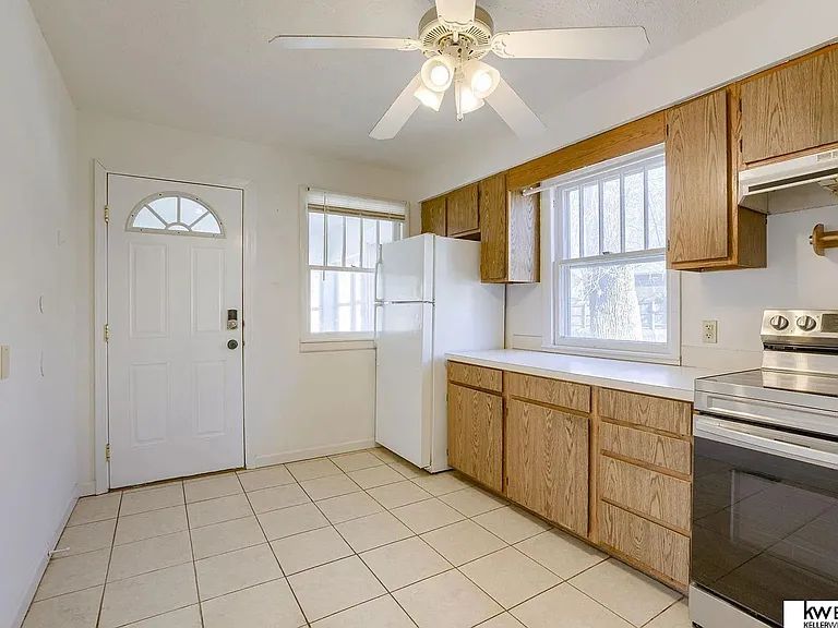 4542 Franklin St — Photo 19