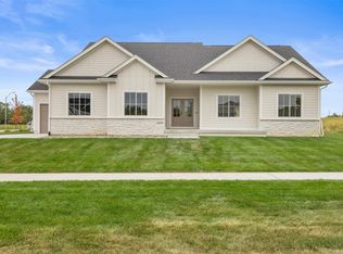 1422 Sky View Blvd, Huxley, IA 50124