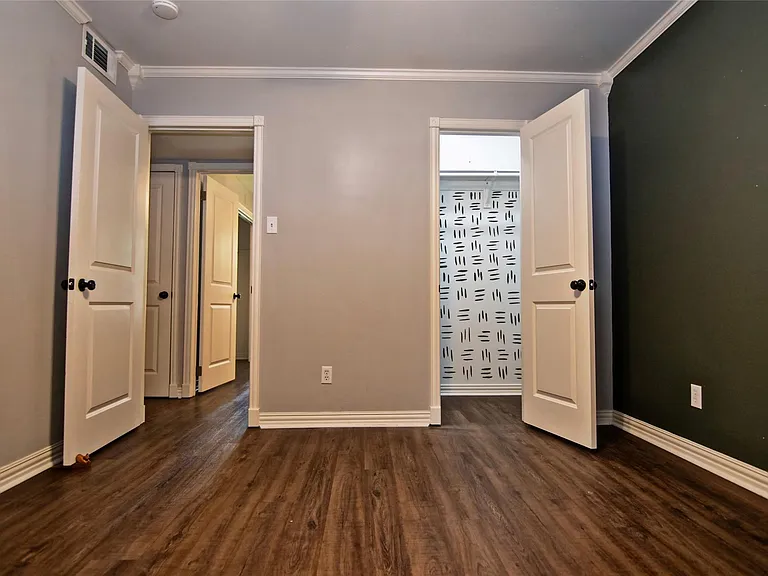 2410 Valley Dr — Photo 10