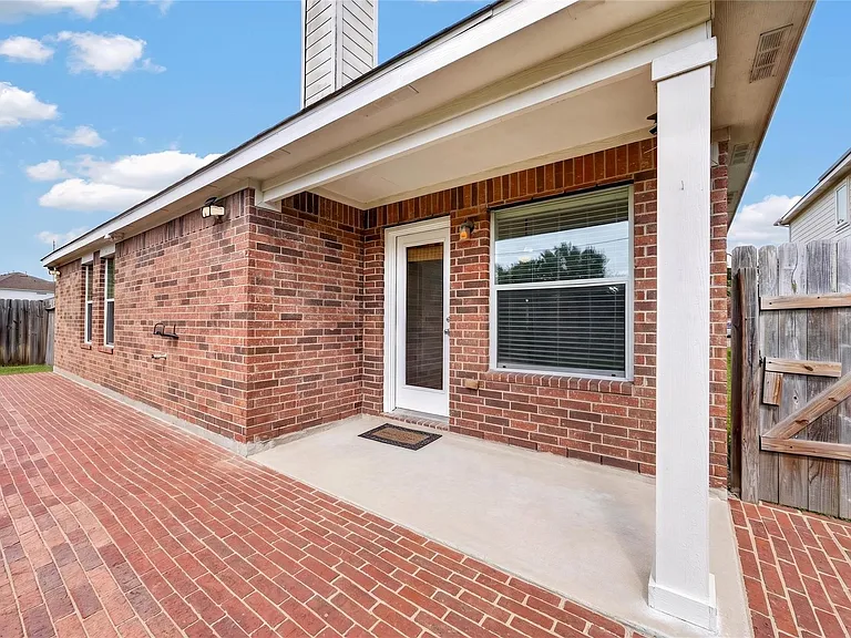 2606 Cypress Springs Dr — Photo 38