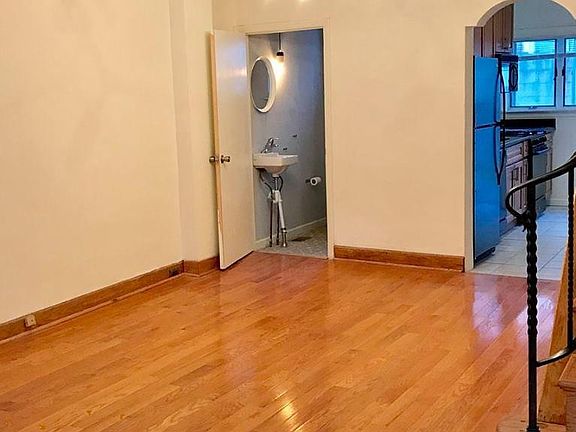 front to kitchen