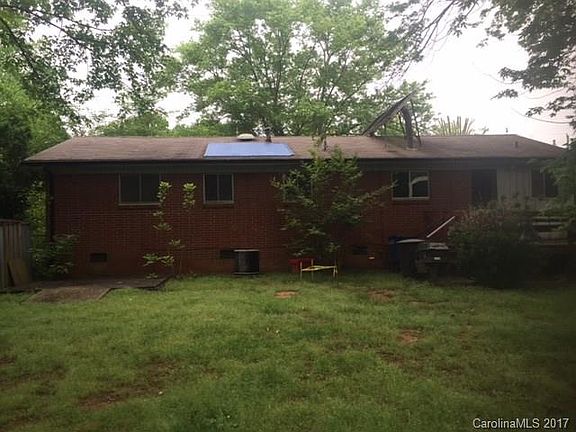 2nd image of 253 Lindsey St