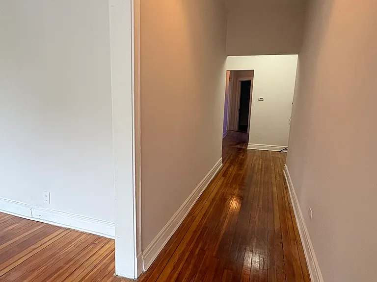 3121 W Augusta Blvd #1 — Photo 4