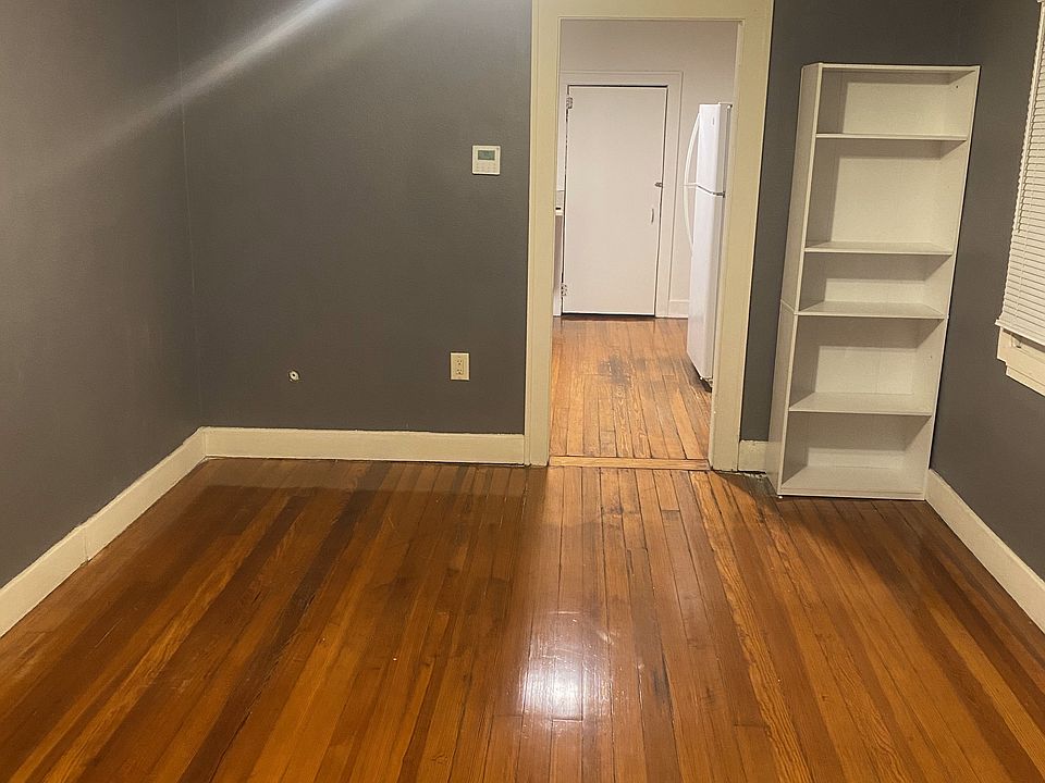 1st image of 916 W Lovell St APT 4