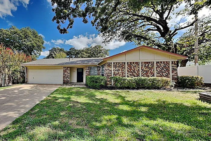 3 bed, 2.0 bath, 1682 sqft, $2,225 — Photo 1