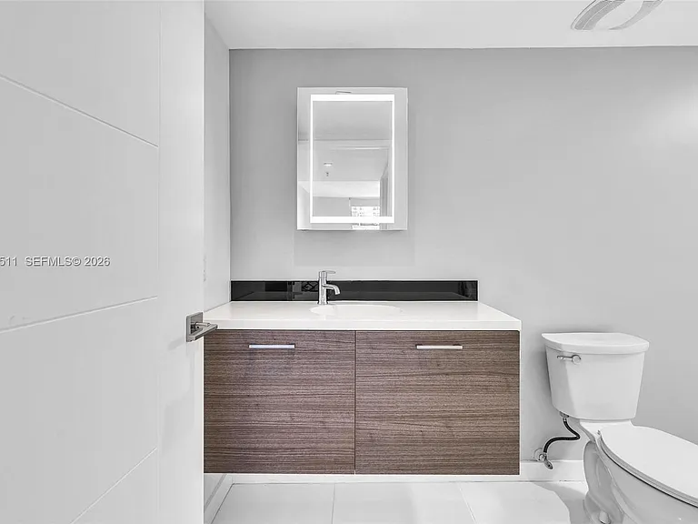 9901 E Bay Harbor Dr #802 — Photo 17