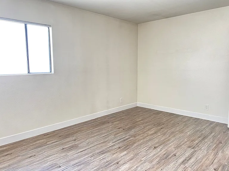 2500 Abbot Kinney Blvd — Photo 14