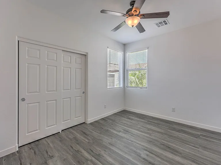 1535 Franklin Ln — Photo 18