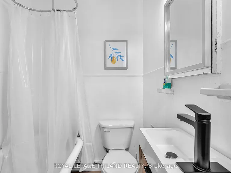111 Dundas St #1 — Photo 10