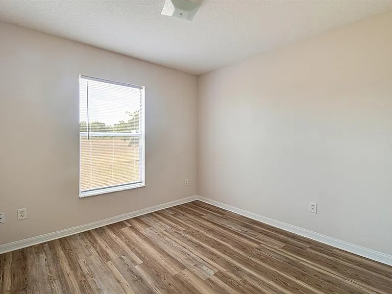 19756 Glen Elm Way — Photo 16