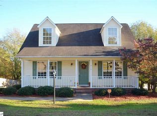 215 Autumn Gold Dr, Boiling Springs, SC 29316