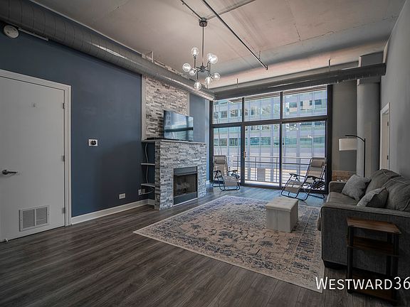 2nd image of 130 S Canal St #3016