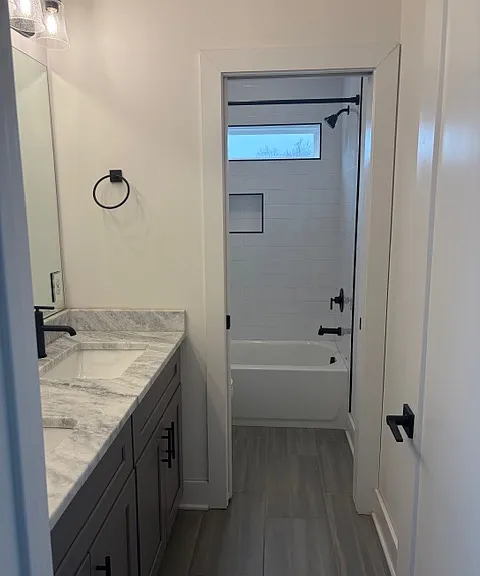 2601 Batavia St — Photo 35