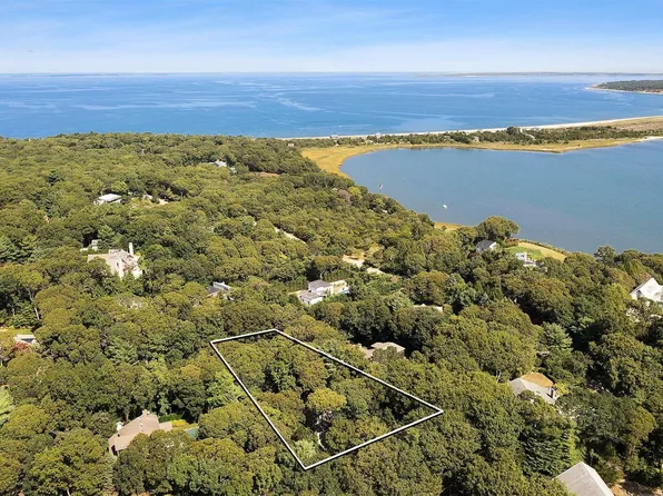 7 Harvest Lane, East Hampton, NY 11937