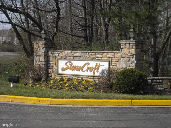 4401 Sedgehurst Dr APT 303, Fairfax, VA 22033