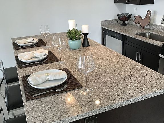 5th image of 1145 Griswold St Unit 0605