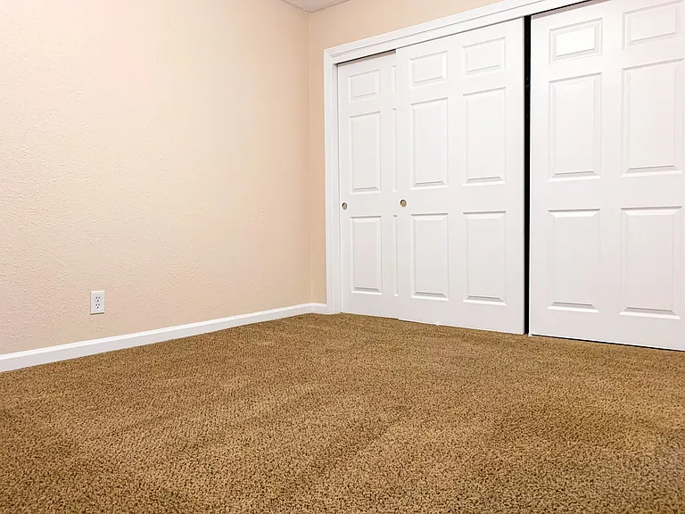 Desert Park Apartments — Photo 21