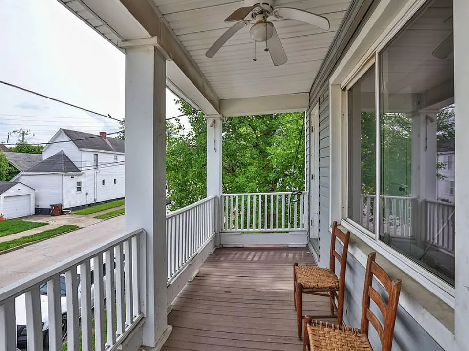 22 W 33rd St #2