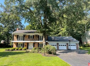 9004 Colesbury Pl, Fairfax, VA 22031