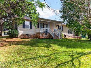 4217 Lake Ridge Ct, Ramseur, NC 27316