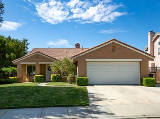 2762 W Oldfield St, Lancaster, CA 93536