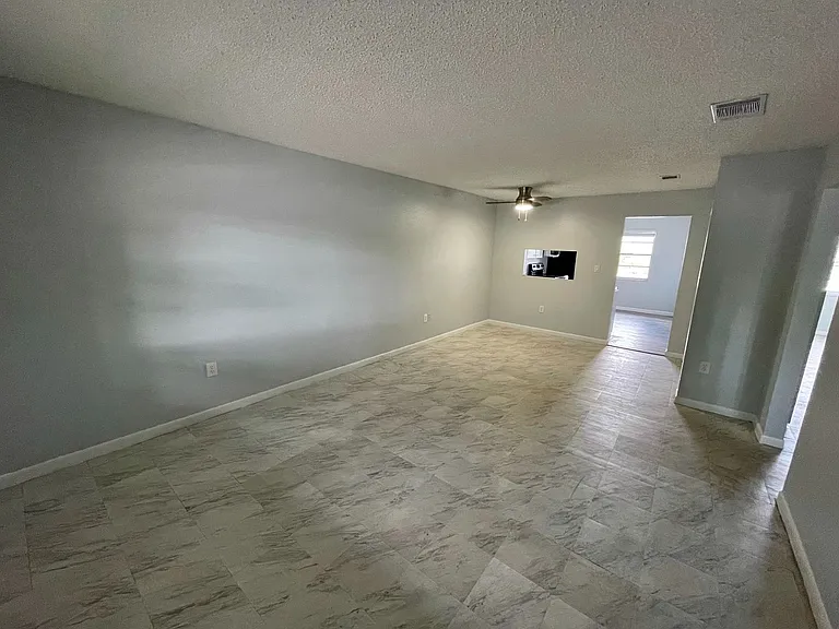 Janie B Apartments — Photo 37