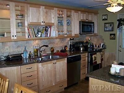 5th image of 48 Bainbridge Ave