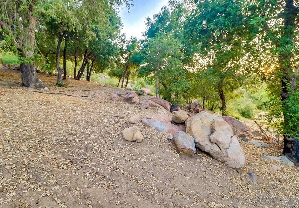2nd image of 23627 Echo Hills Rd