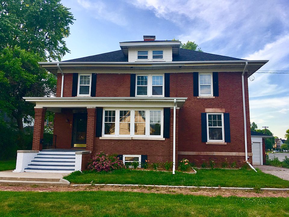 1st image of 241 Selden St