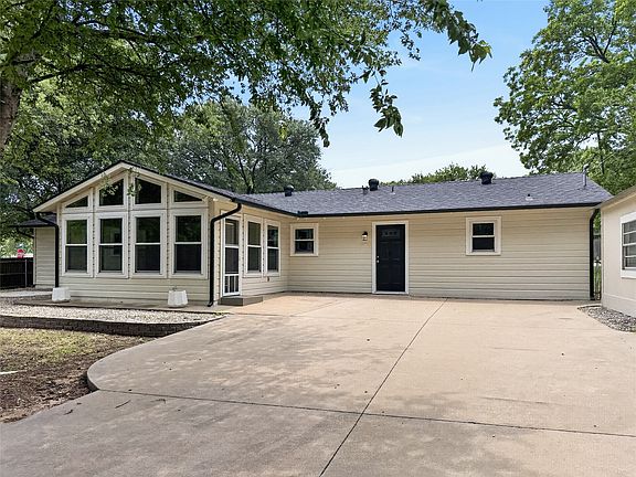 3rd image of 617 Dunaway Ln