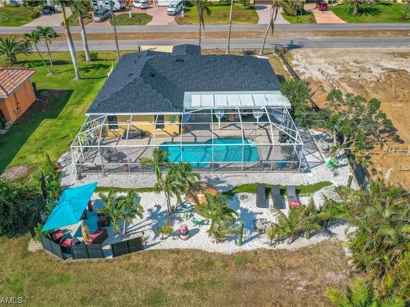 3908 Ceitus Pkwy, Cape Coral, FL 33991