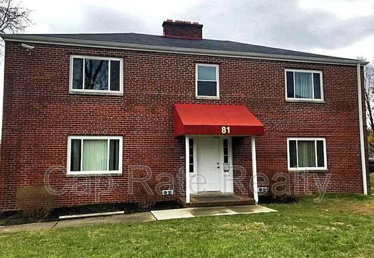 81 N Hampton Rd — Photo 1