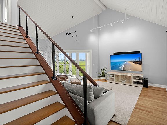 3rd image of 220 Little Oak Island Dr