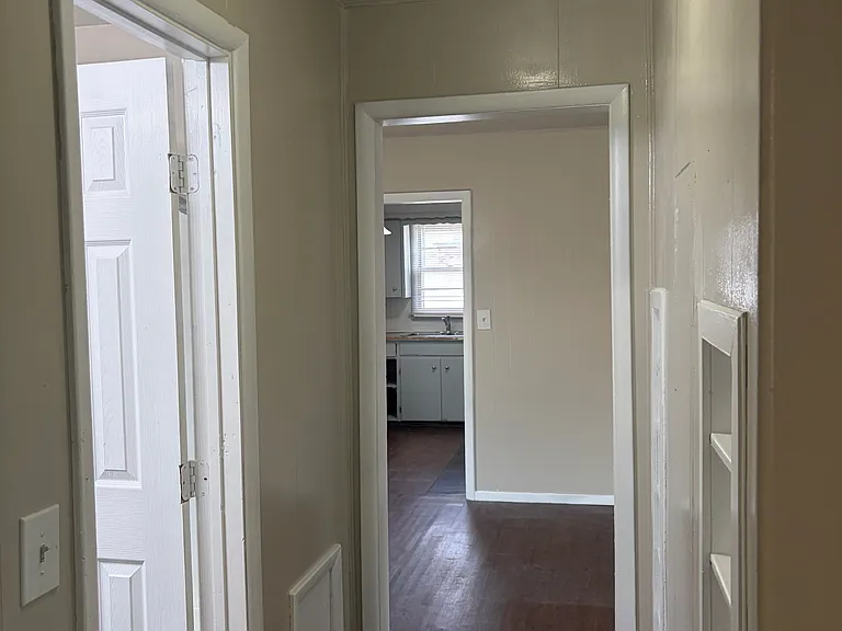 2128 SW 48th St — Photo 3
