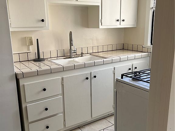 2nd image of 315 W 3rd St Unit 212