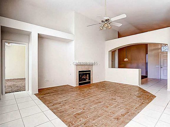5th image of 10165 Timber Willow Ave