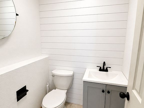 4th image of 1168 Olson Ave #1