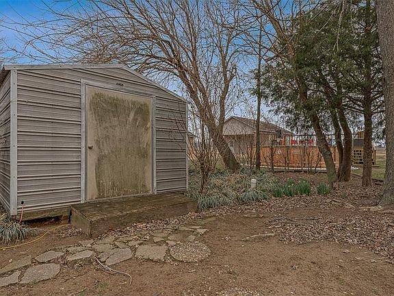 5th image of 19965 Highway E